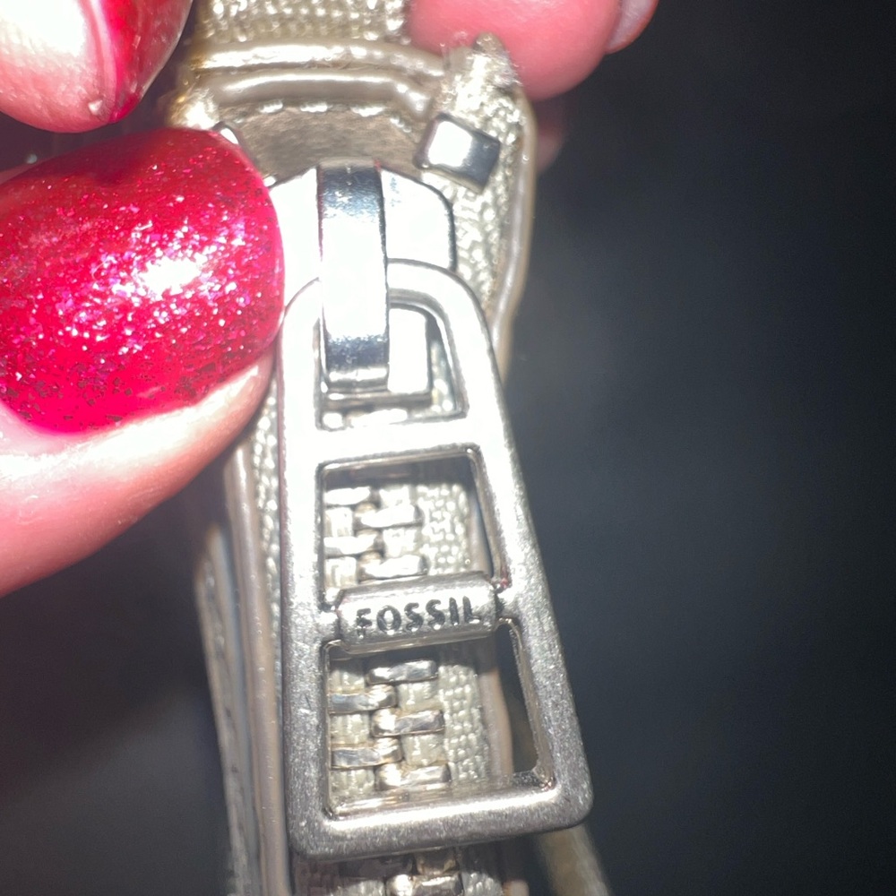 Fossil Dawson Leather Crossbody Handbag in a Metallic Shimmer Finish - Picture 8 of 8